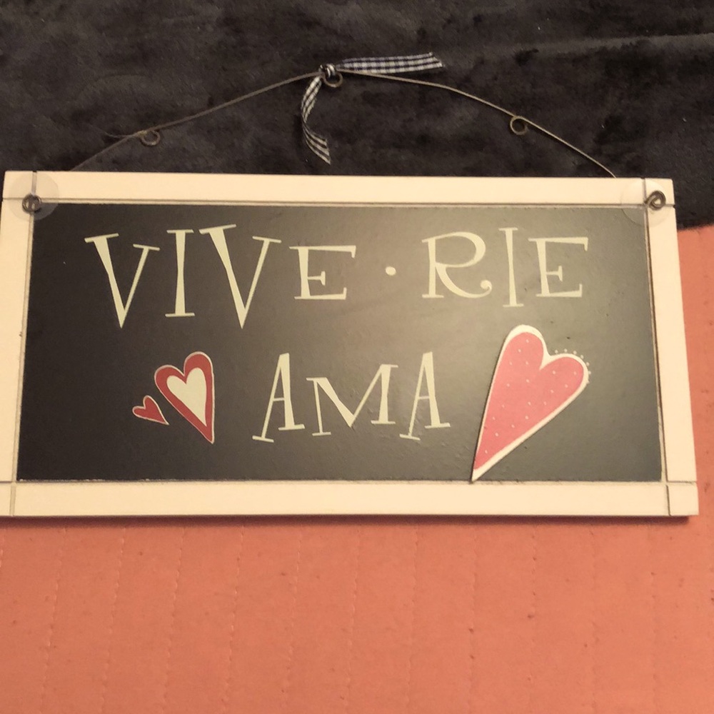 ‼️$5 Sale‼️Wall Decor - Vive . Ríe . Ama ….. Live Laugh Love